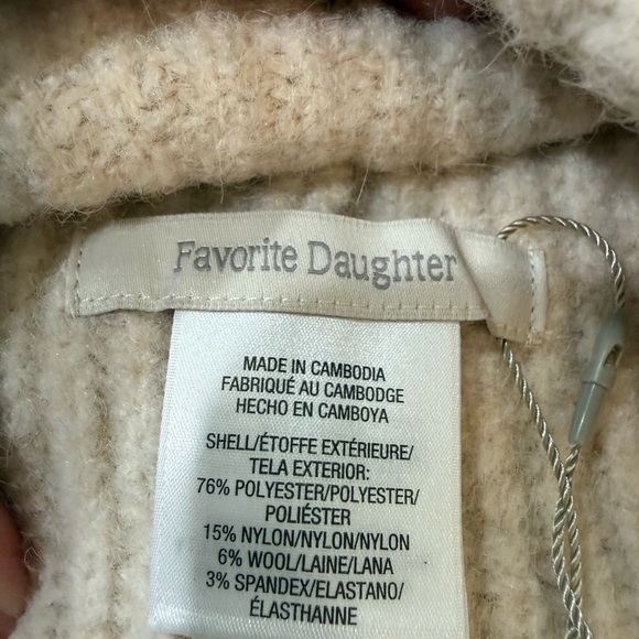 Favorite Daughter Cream Knit Woman’s Hat - Picture 3 of 3